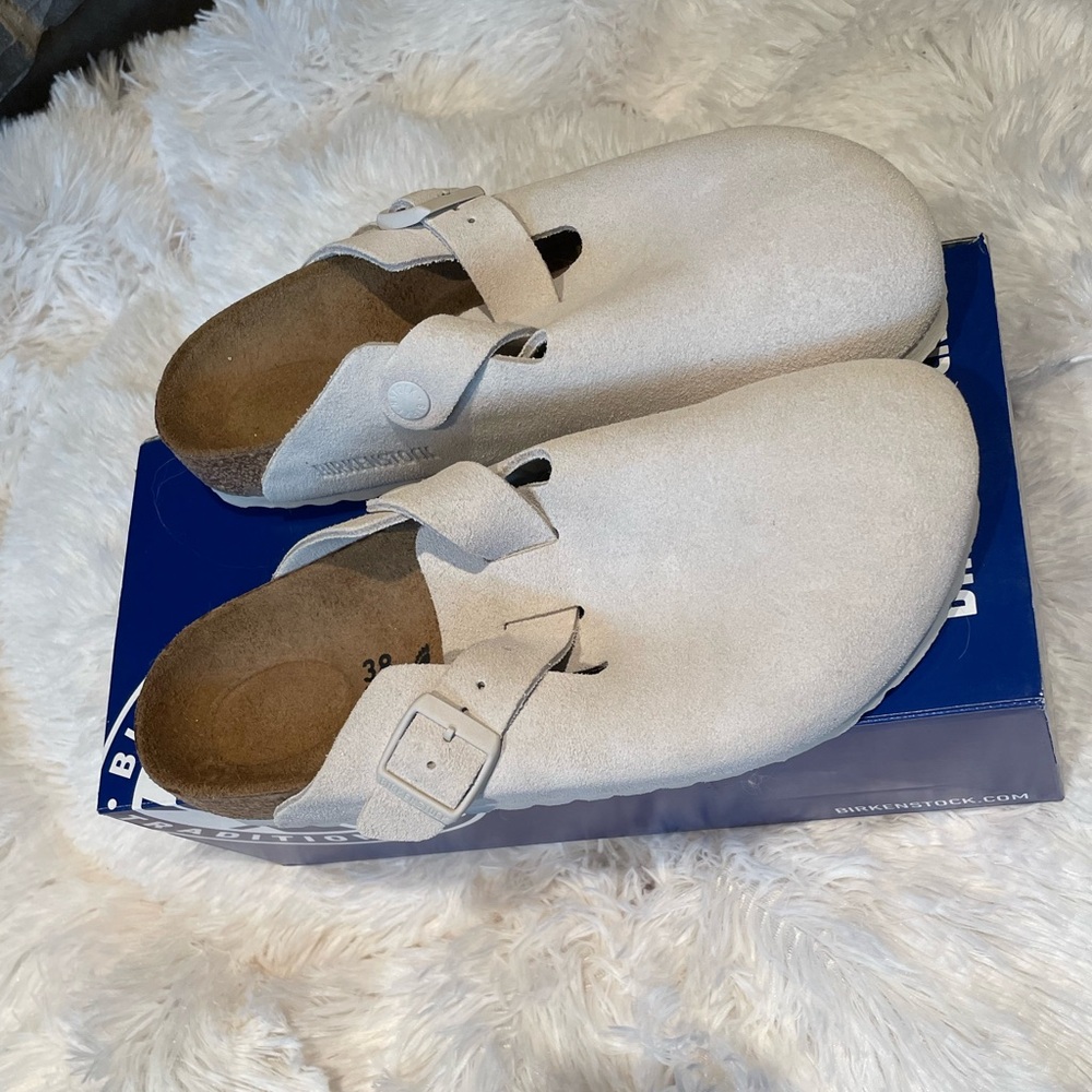 SZ 38 NARROW antique white Birkenstocks never worn with box